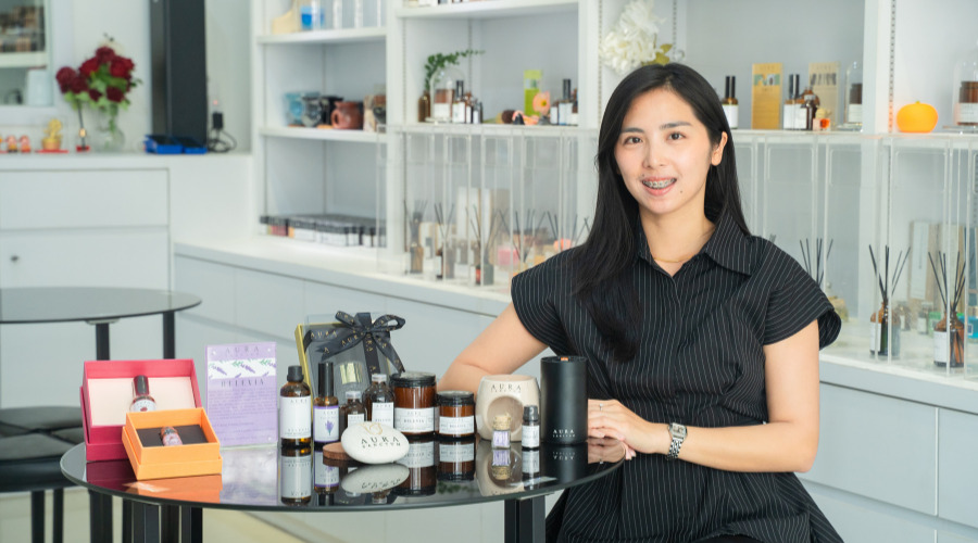 Selly owner Aura Sanctum Batam
