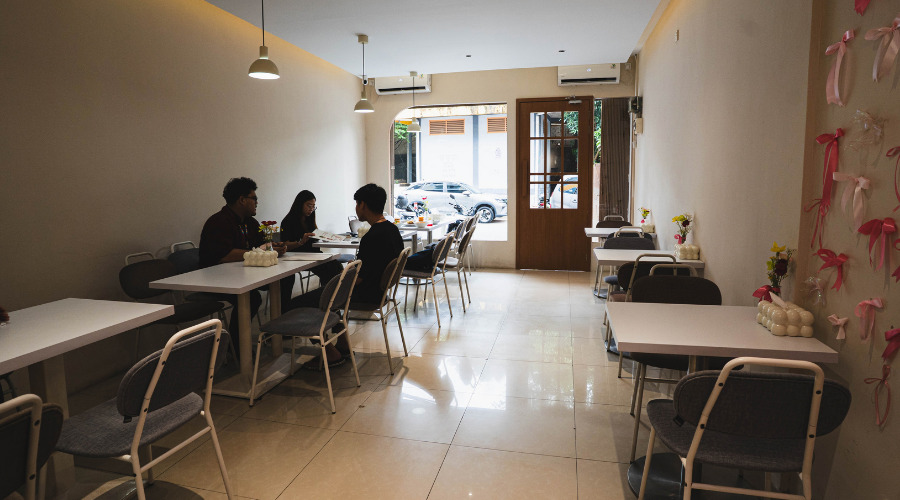 Aroi Cafe Penuin Batam