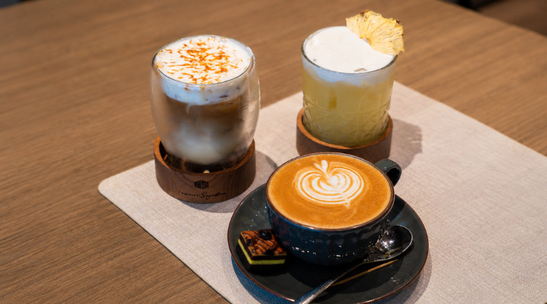 Drinks at Lamoist Signature