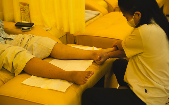 foot massage at Cucika